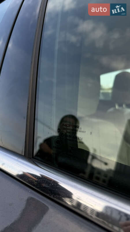 Седан Chrysler 200 2014 в Ровно