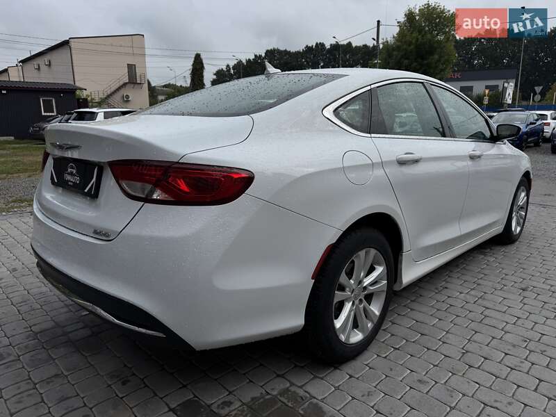 Седан Chrysler 200 2016 в Виннице