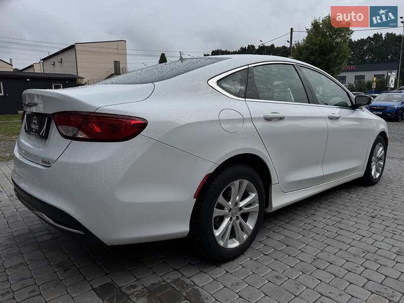 Седан Chrysler 200 2016 в Виннице