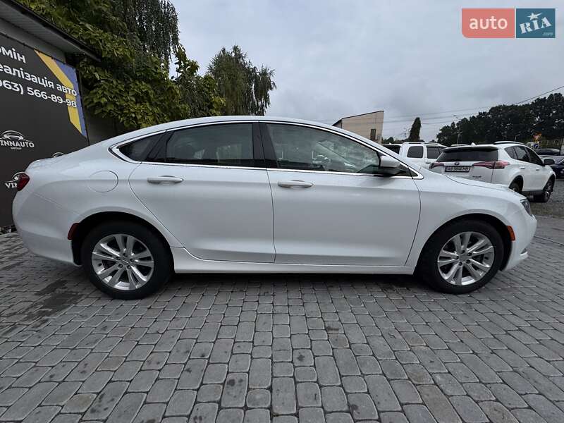 Седан Chrysler 200 2016 в Виннице