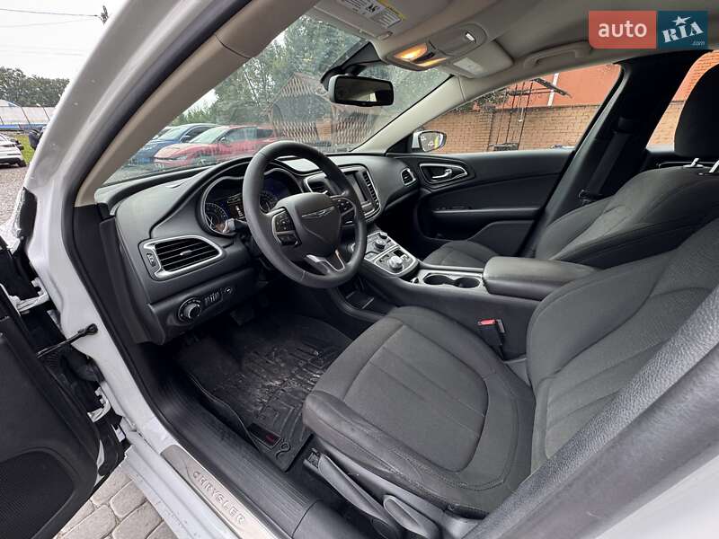 Седан Chrysler 200 2016 в Виннице