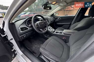 Седан Chrysler 200 2016 в 