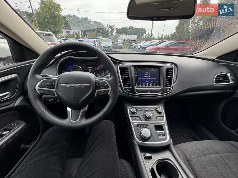 Седан Chrysler 200 2016 в Виннице