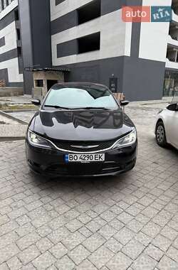 Седан Chrysler 200 2015 в Львове