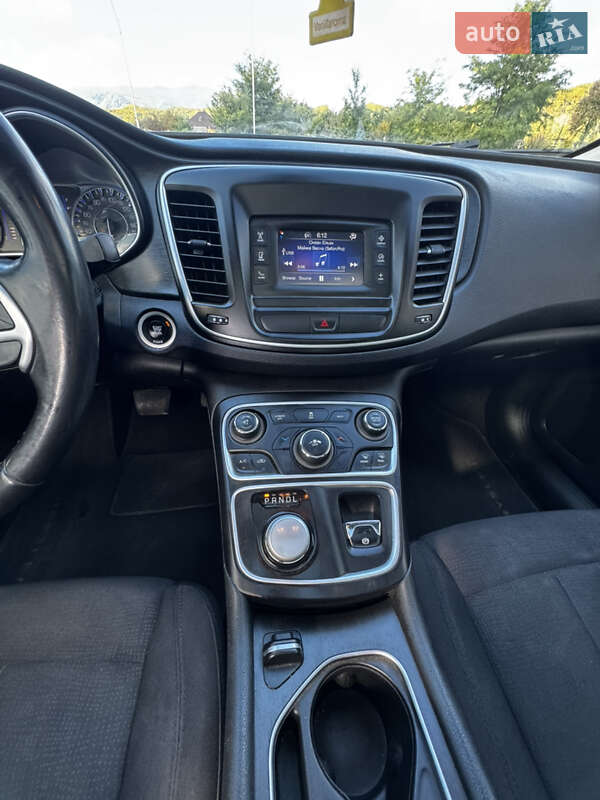 Седан Chrysler 200 2015 в Хусте