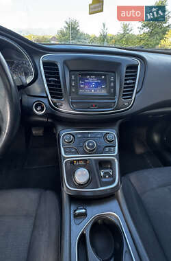 Седан Chrysler 200 2015 в 