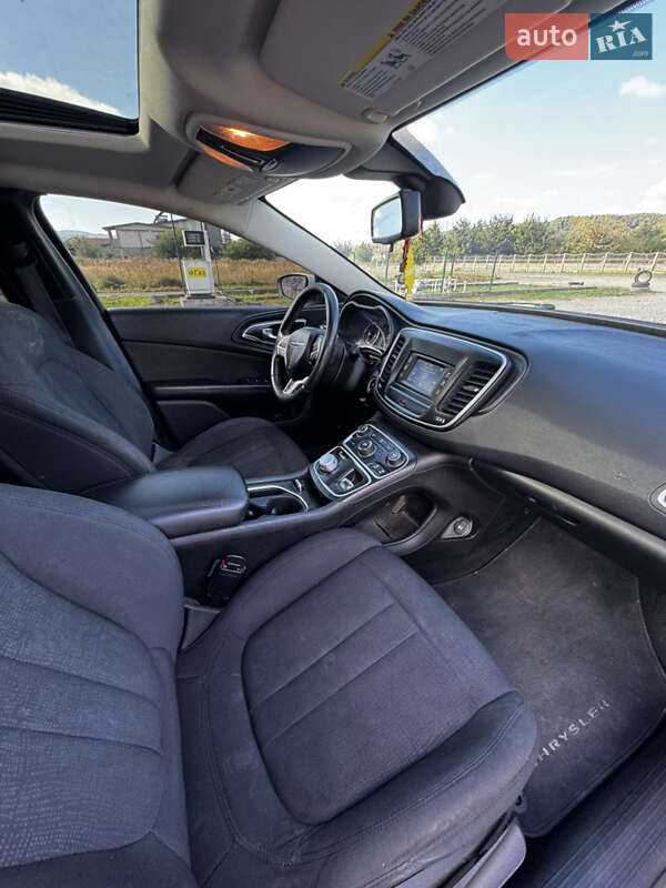 Седан Chrysler 200 2015 в Хусте