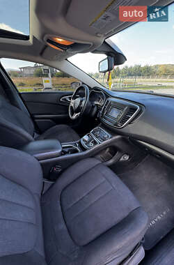Седан Chrysler 200 2015 в 