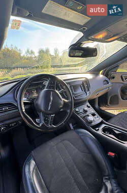 Седан Chrysler 200 2015 в 