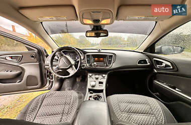 Седан Chrysler 200 2015 в 
