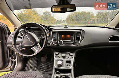 Седан Chrysler 200 2015 в 