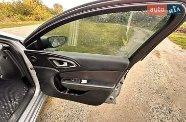 Седан Chrysler 200 2015 в 