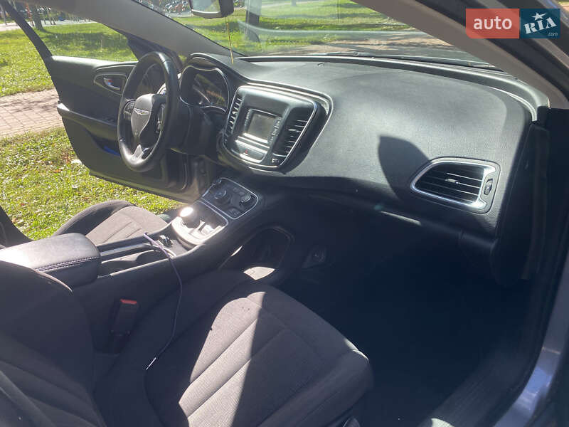 Седан Chrysler 200 2014 в Киеве