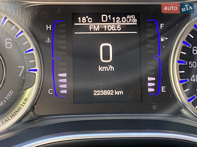 Седан Chrysler 200 2014 в Киеве