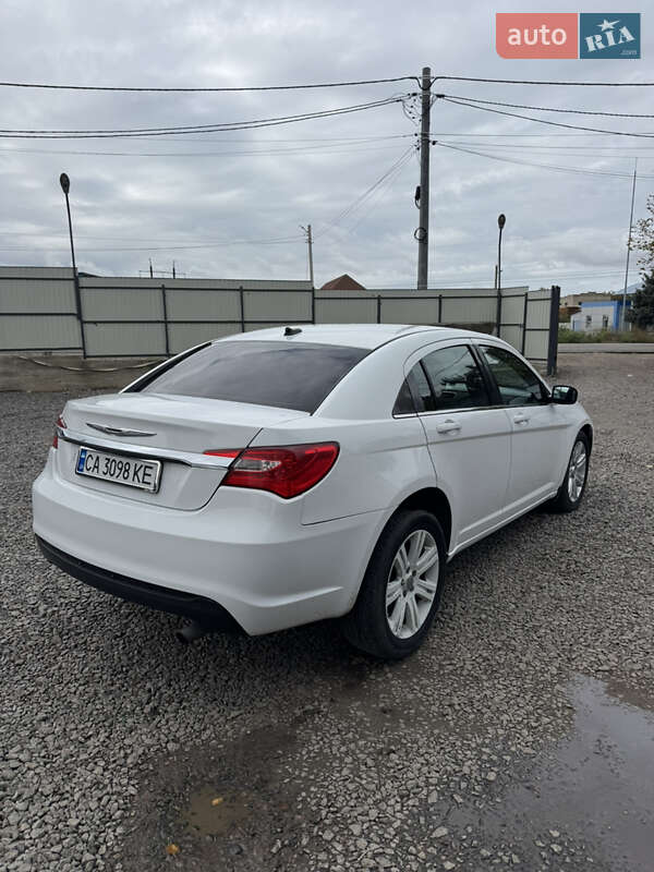 Седан Chrysler 200 2013 в Одессе