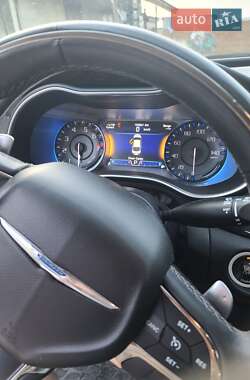 Седан Chrysler 200 2015 в 
