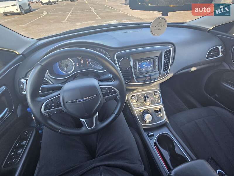 Седан Chrysler 200 2015 в Житомирі