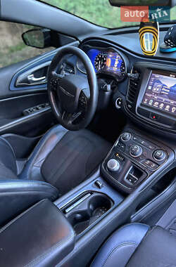 Седан Chrysler 200 2014 в 
