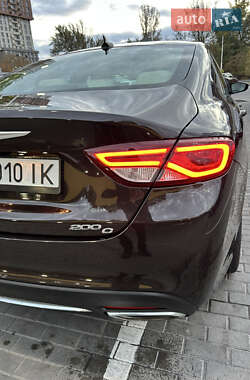 Седан Chrysler 200 2014 в 