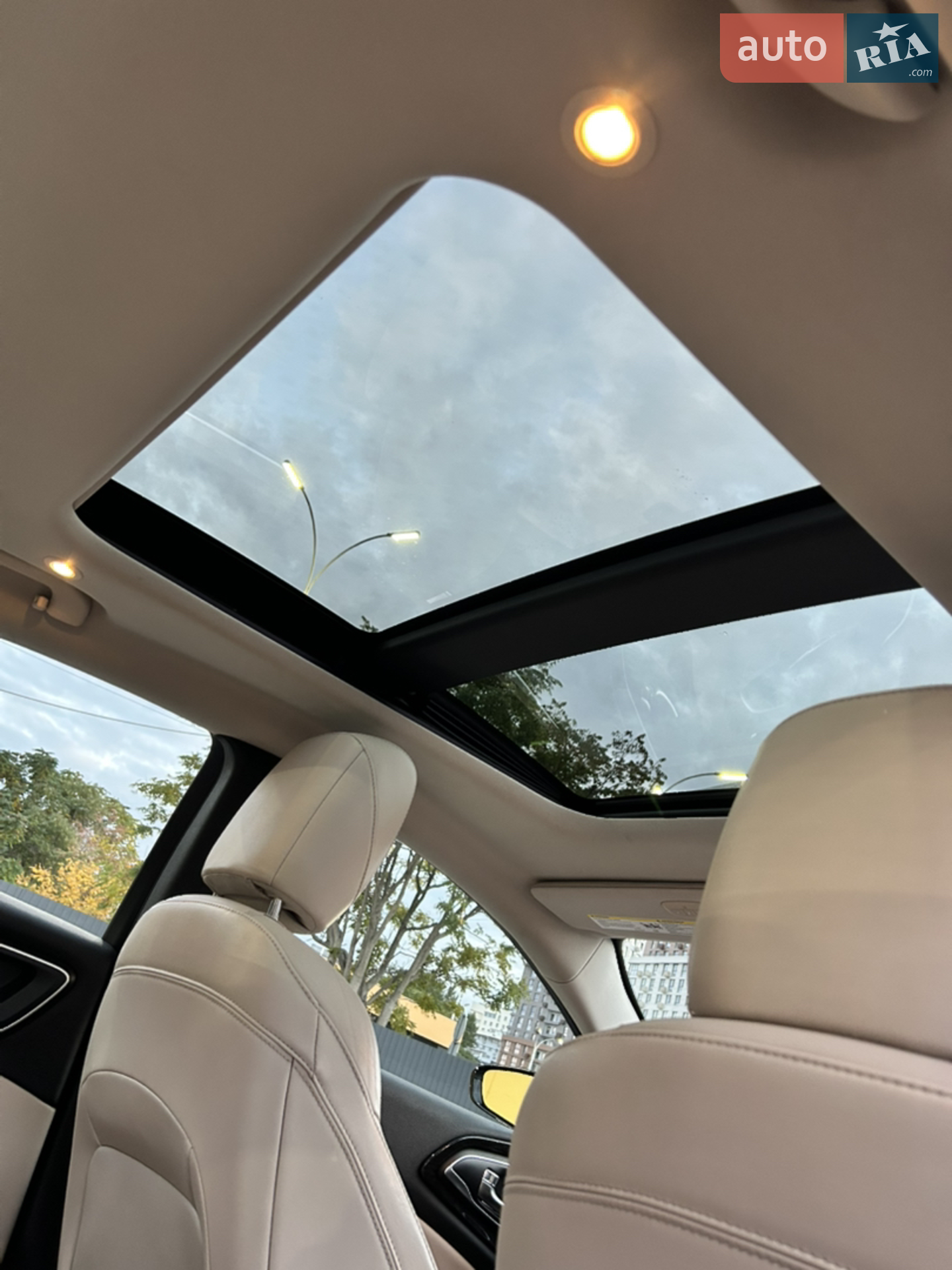 2014 Chrysler 200 - мініатюра 16