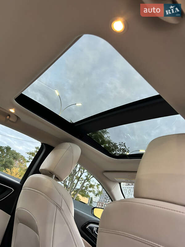 Седан Chrysler 200 2014 в Днепре