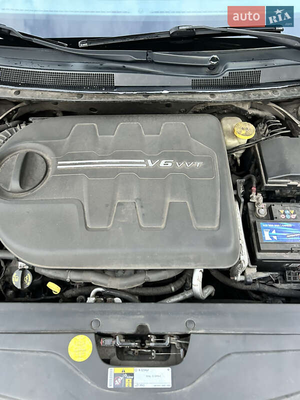 Седан Chrysler 200 2014 в Днепре