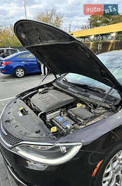 Седан Chrysler 200 2014 в 