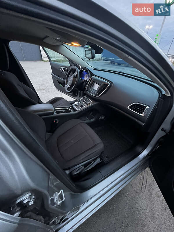 Седан Chrysler 200 2015 в Киеве фото 8 Седан Chrysler 200 2015 в Киеве