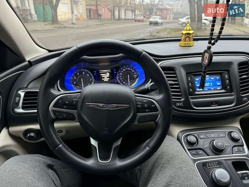 Седан Chrysler 200 2014 в Николаеве