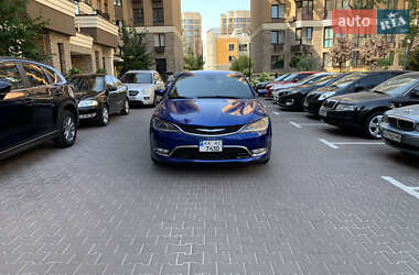 Седан Chrysler 200 2015 в  фото 2 Седан Chrysler 200 2015 в