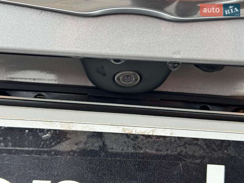 Седан Chrysler 200 2014 в Виннице