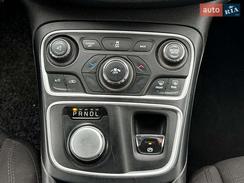 Седан Chrysler 200 2014 в Виннице