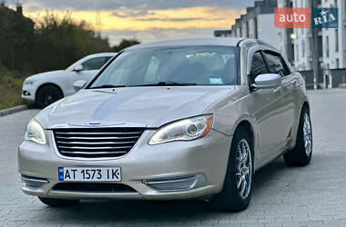 Седан Chrysler 200 2014 в 