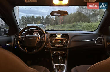 Седан Chrysler 200 2014 в 