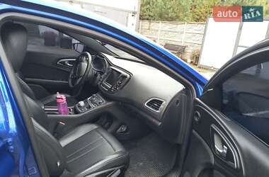 Седан Chrysler 200 2015 в  фото 7 Седан Chrysler 200 2015 в