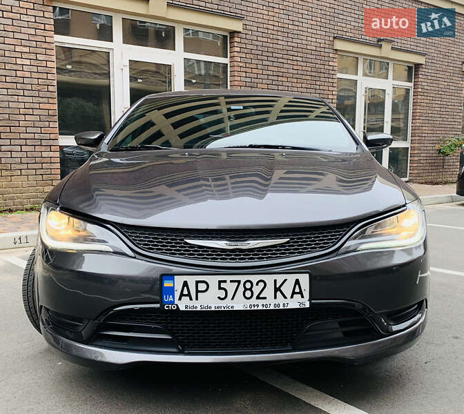 Седан Chrysler 200 2015 в Києві