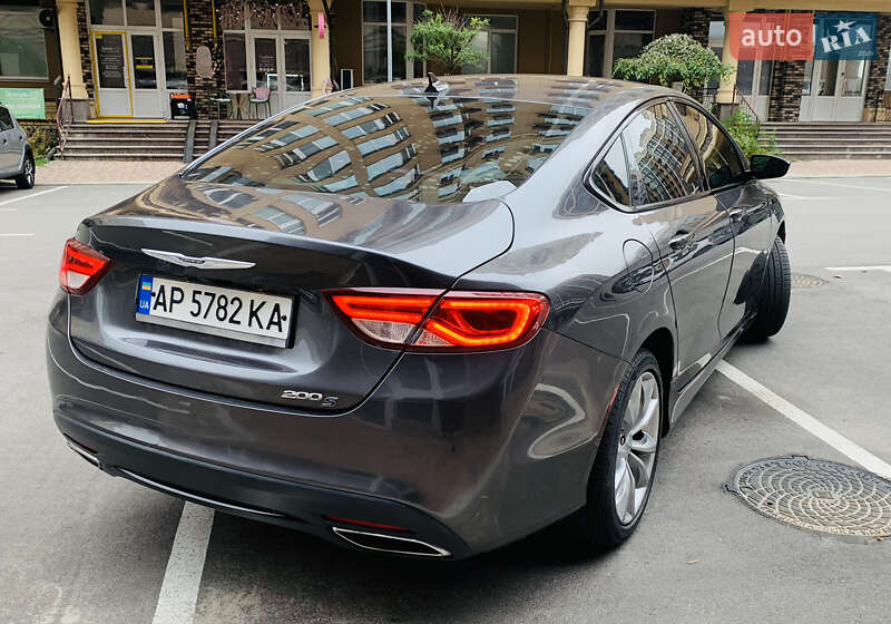 Седан Chrysler 200 2015 в Києві