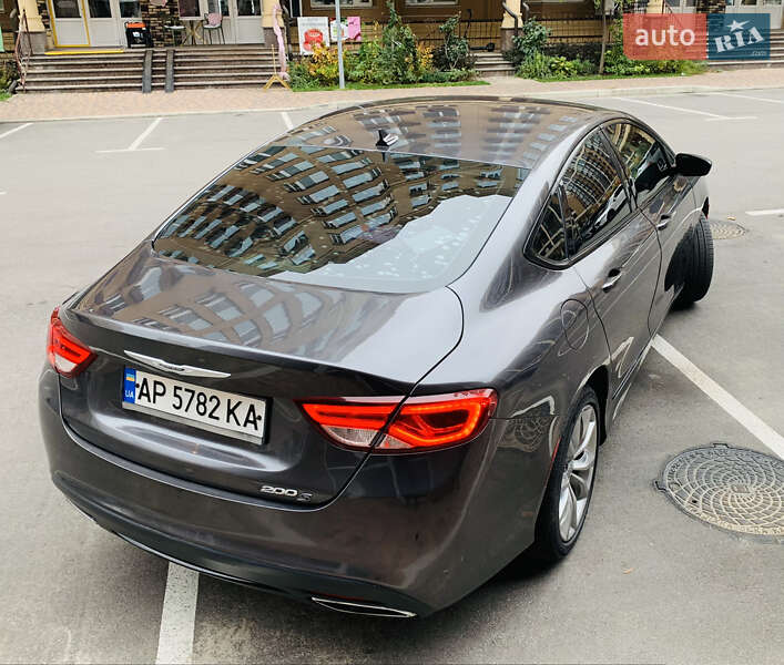 Седан Chrysler 200 2015 в Києві