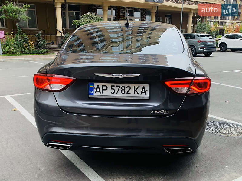 Седан Chrysler 200 2015 в Києві