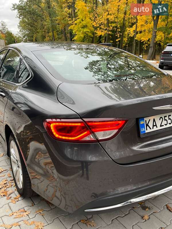 Седан Chrysler 200 2016 в Киеве