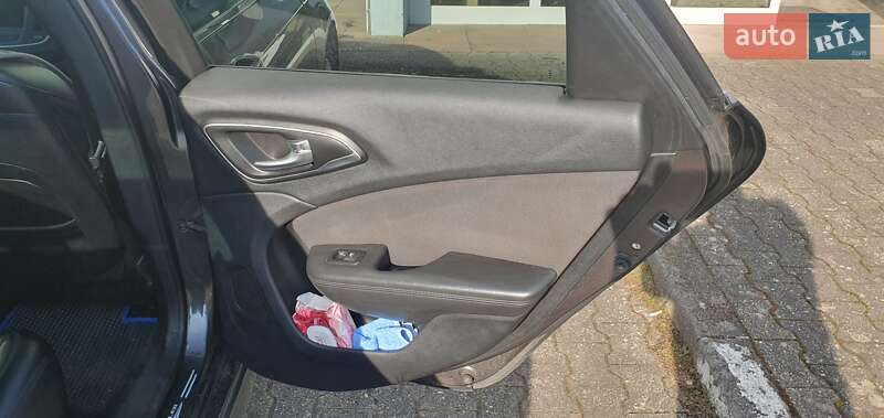 Седан Chrysler 200 2015 в Львове фото 5 Седан Chrysler 200 2015 в Львове