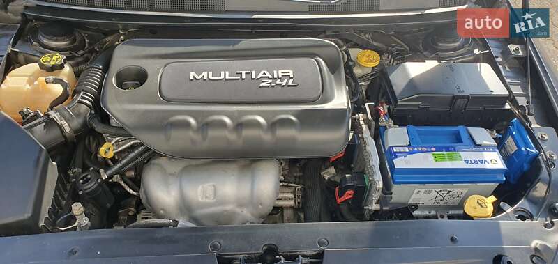 Седан Chrysler 200 2015 в Львове фото 8 Седан Chrysler 200 2015 в Львове