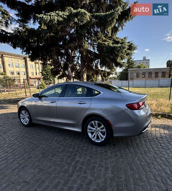 Седан Chrysler 200 2015 в Кропивницком