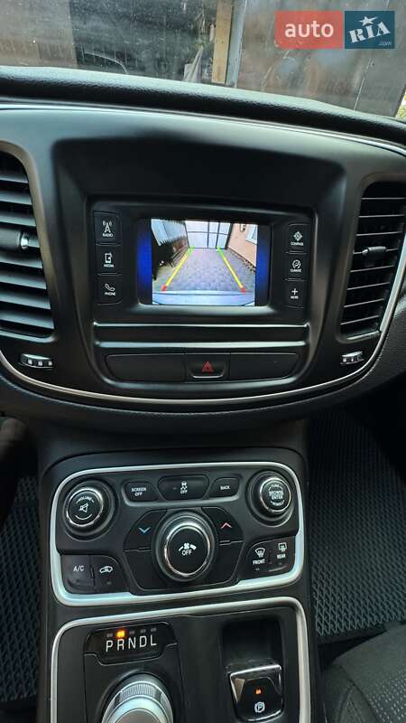 Седан Chrysler 200 2015 в Кропивницком