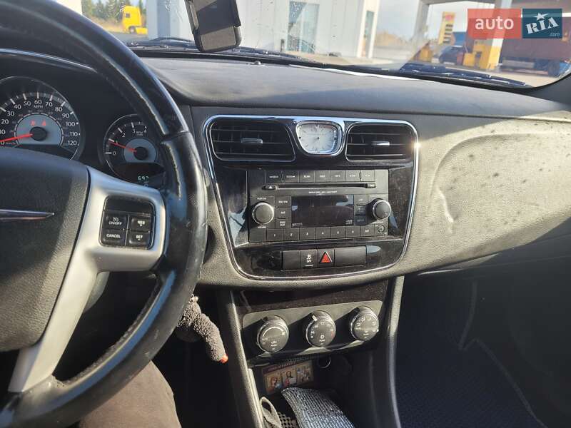 Кабриолет Chrysler 200 2012 в Любомле