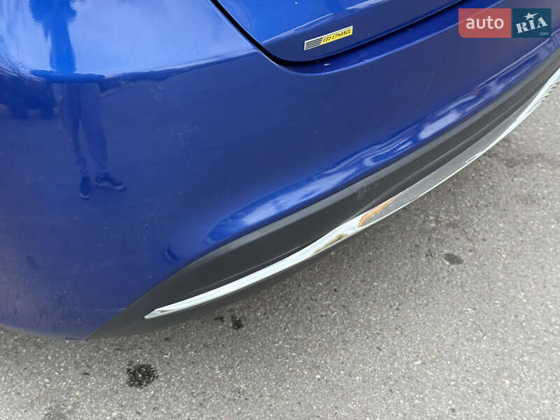 Седан Chrysler 200 2015 в Днепре