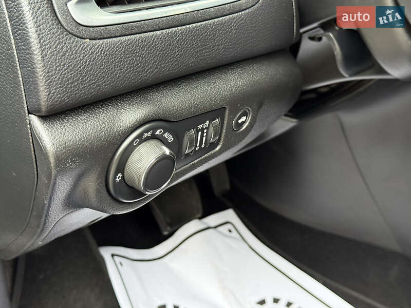 Седан Chrysler 200 2015 в Днепре