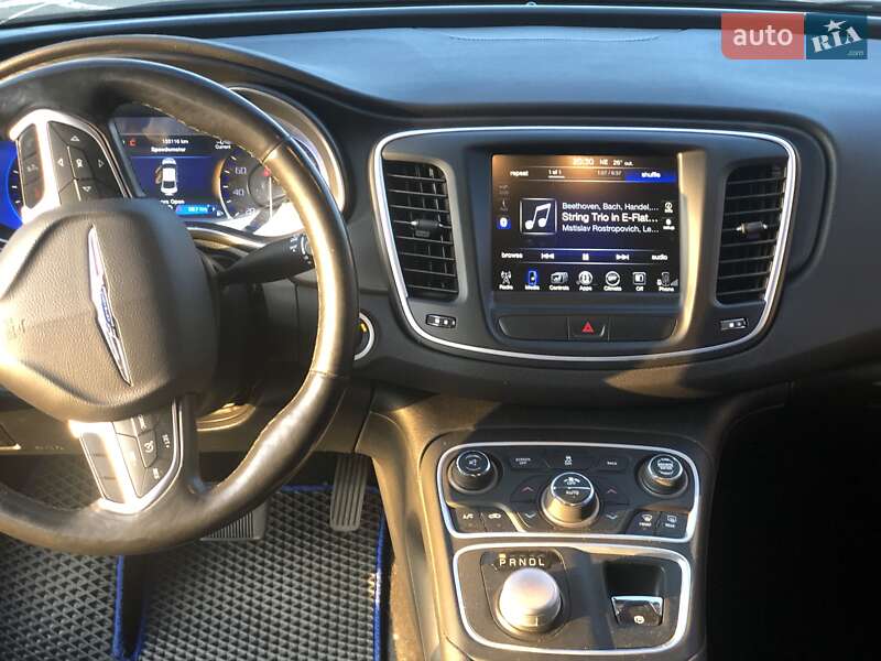 Седан Chrysler 200 2016 в Киеве