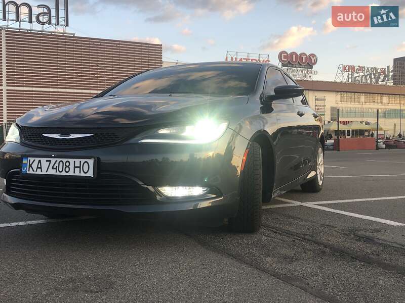 Седан Chrysler 200 2016 в Киеве