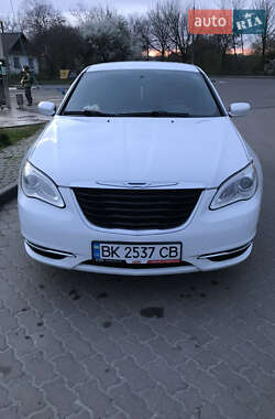 Седан Chrysler 200 2012 в Рівному